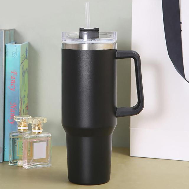 Cup2Go™ - Mobiler Thermobecher mit Strohhalm